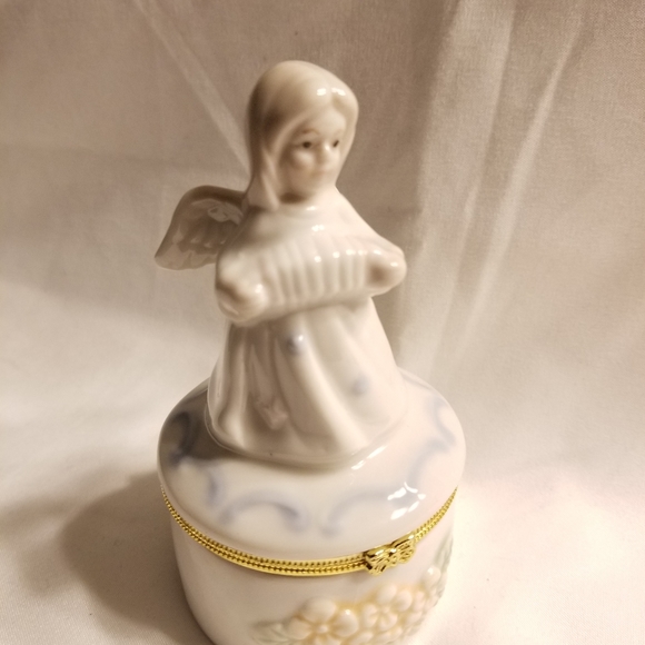 Greenbriers Other - Vintage Angel Trinket Box